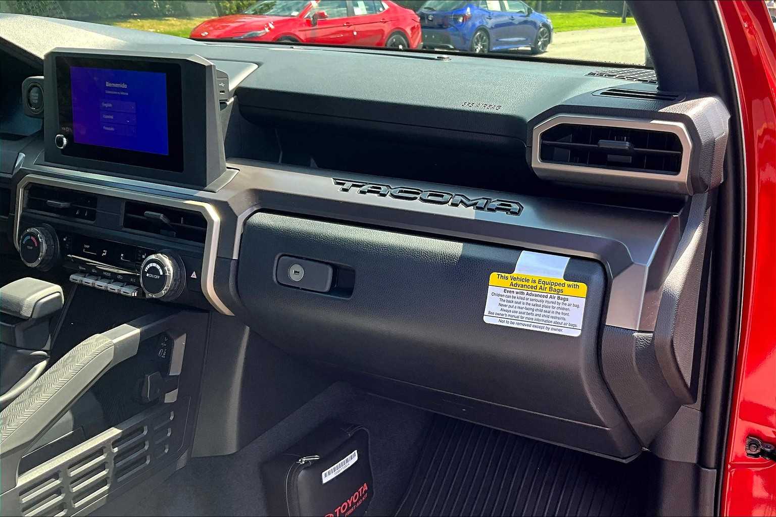 2025 Toyota Tacoma SR5 - Photo 13