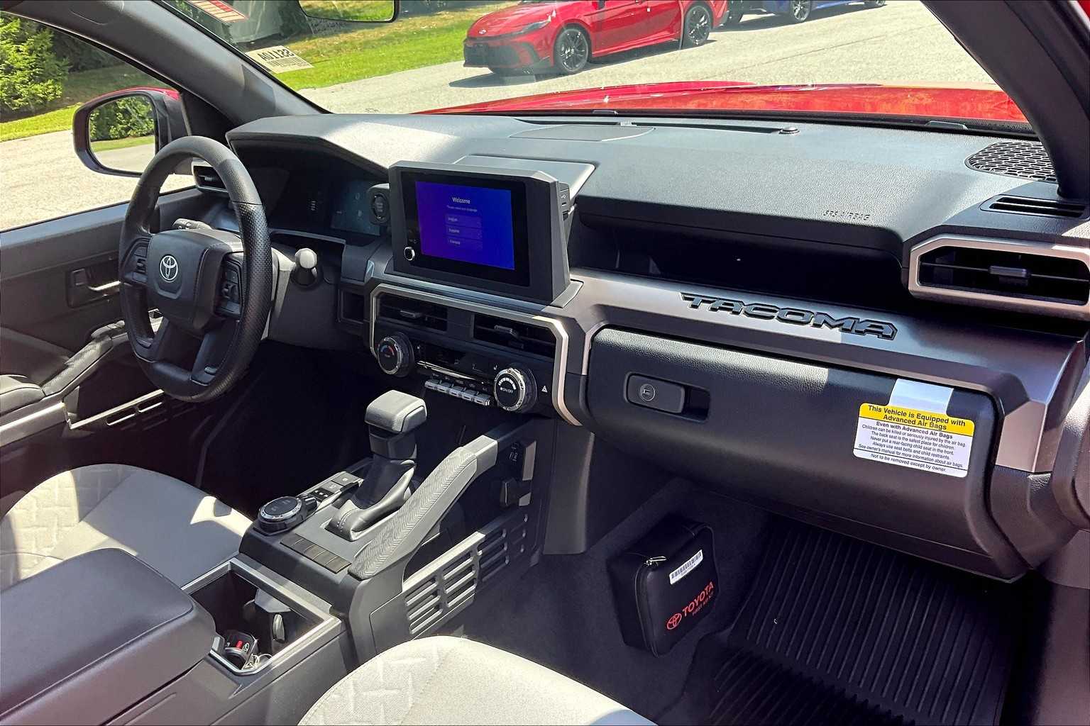 2025 Toyota Tacoma SR5 - Photo 14