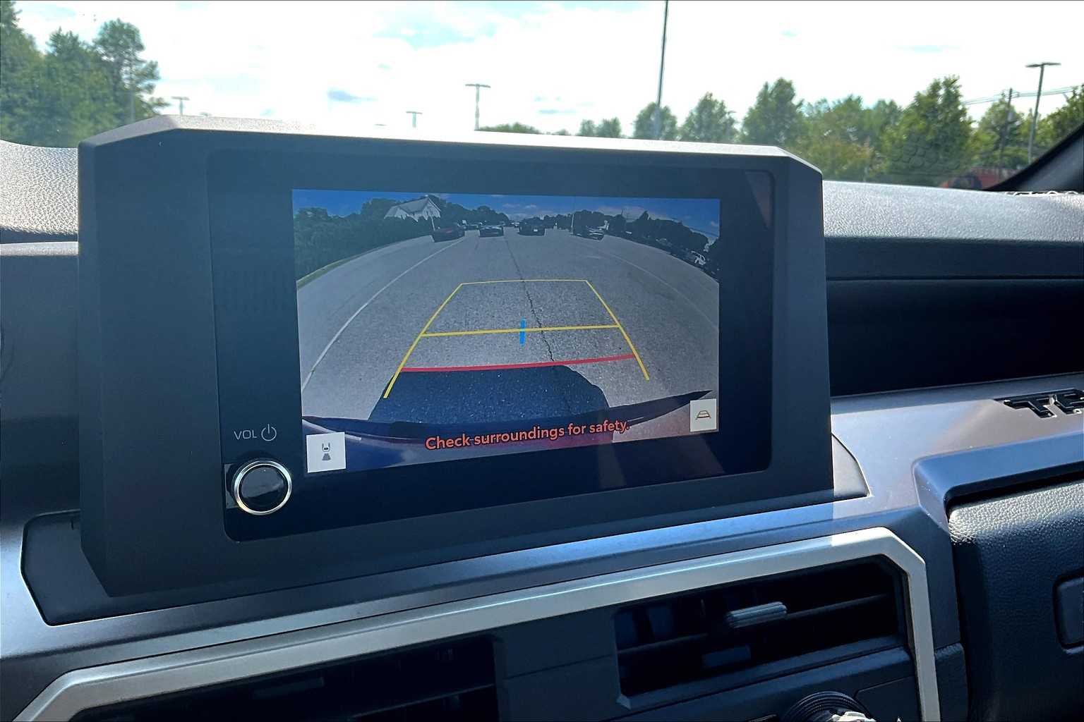 2025 Toyota Tacoma SR5 - Photo 19