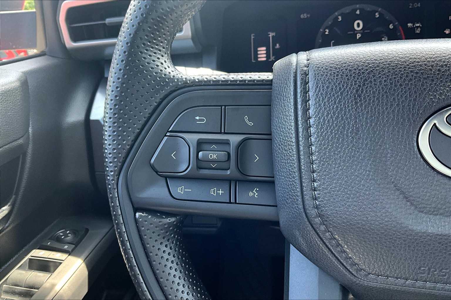 2025 Toyota Tacoma SR5 - Photo 23