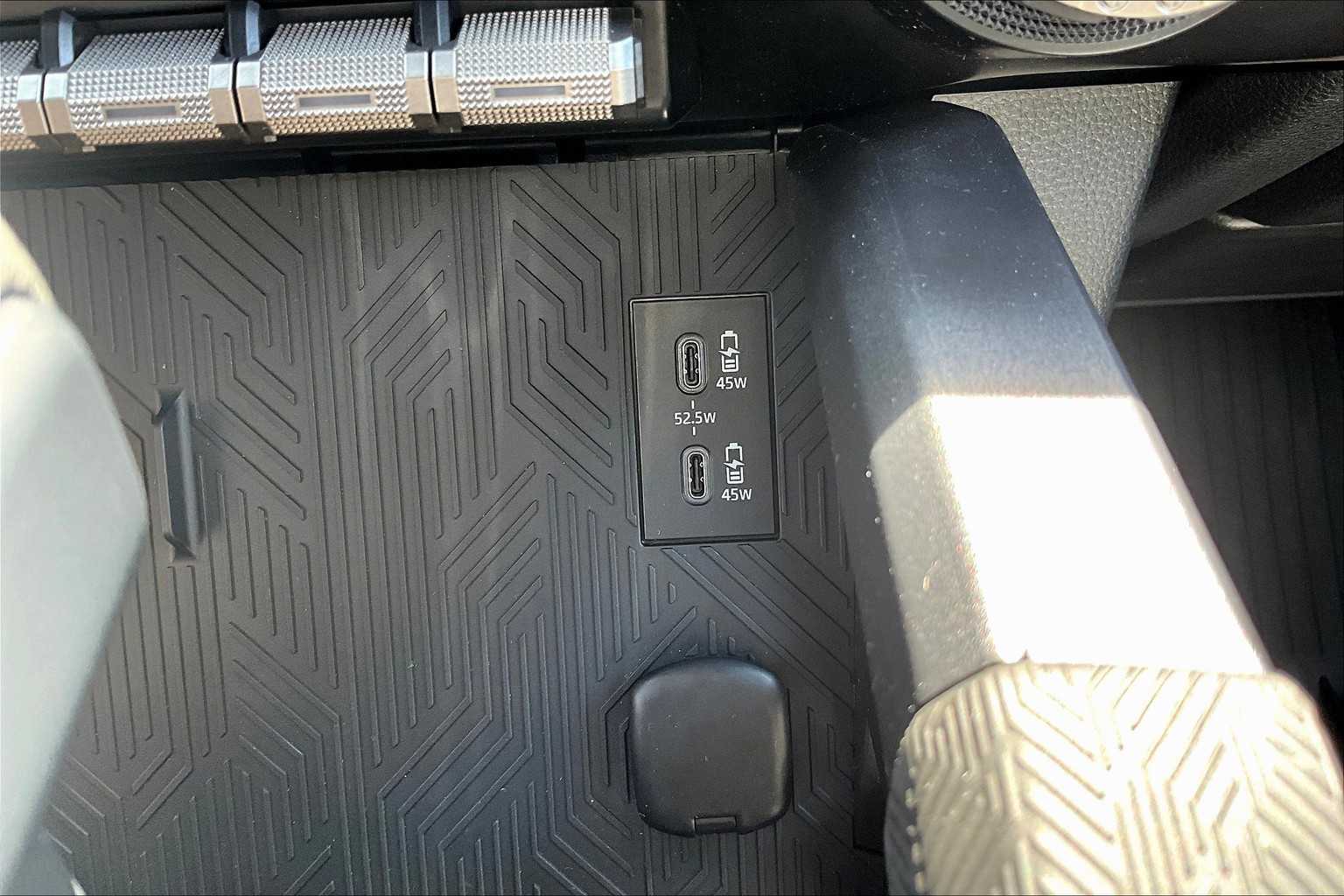 2025 Toyota Tacoma SR5 - Photo 27