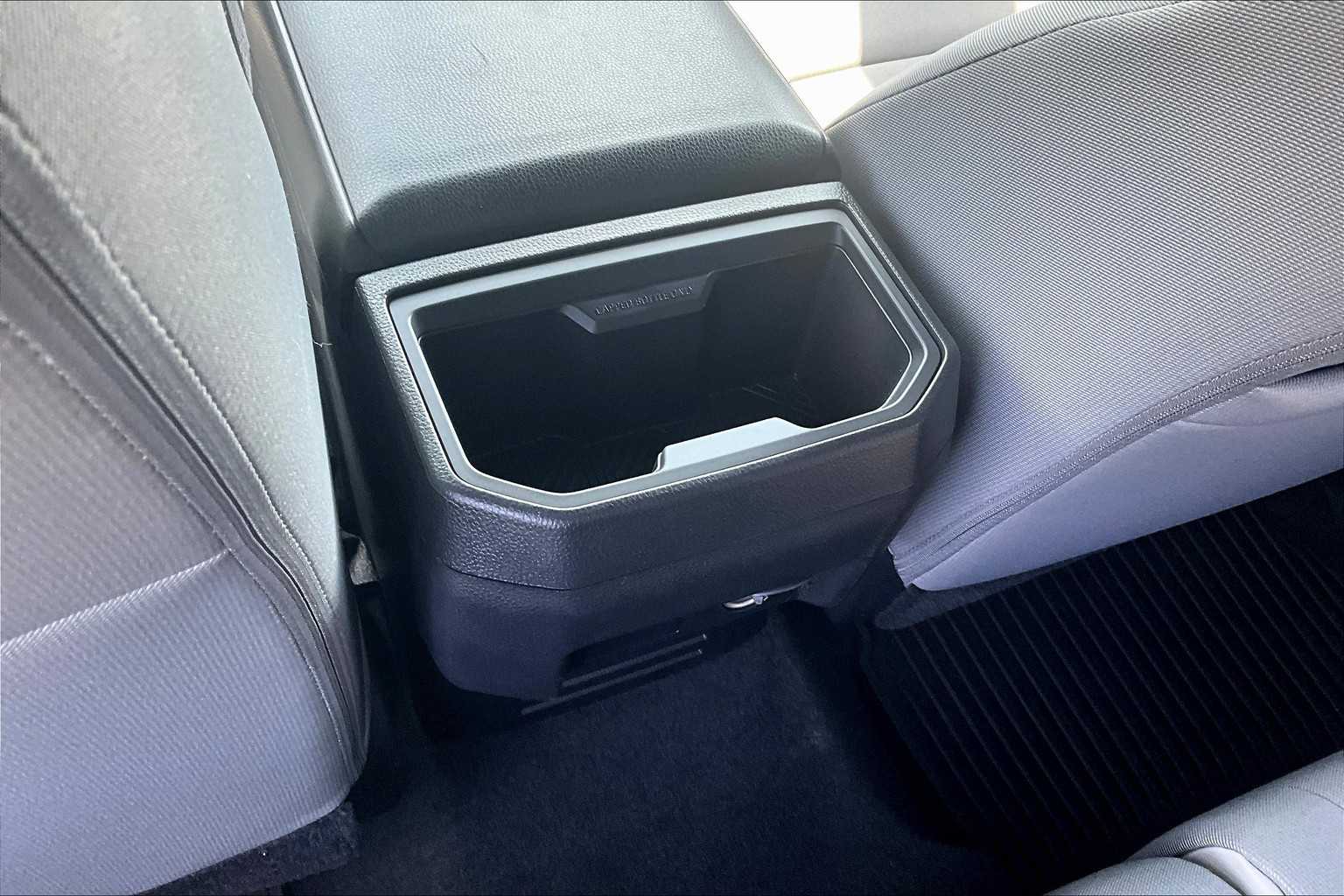 2025 Toyota Tacoma SR5 - Photo 28