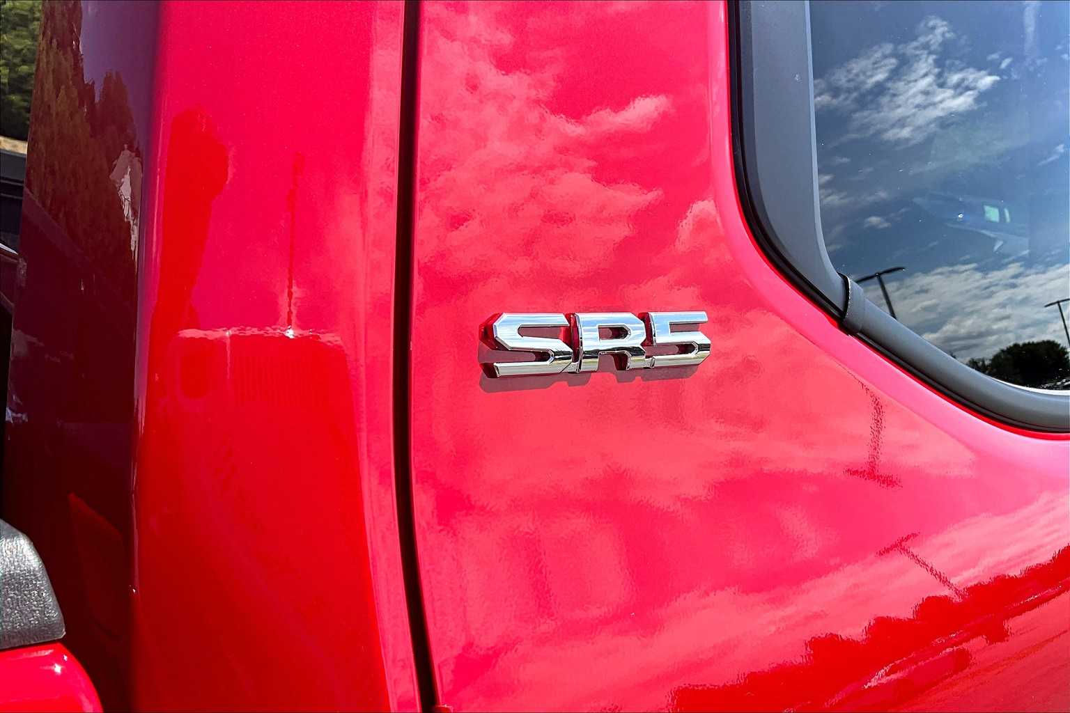 2025 Toyota Tacoma SR5 - Photo 29