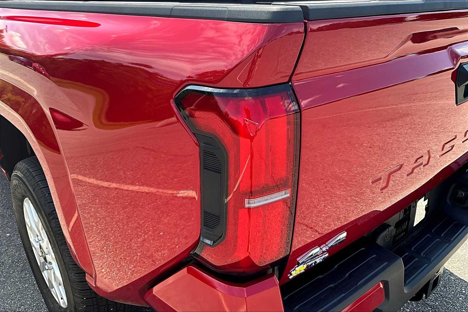 2025 Toyota Tacoma SR5 - Photo 35
