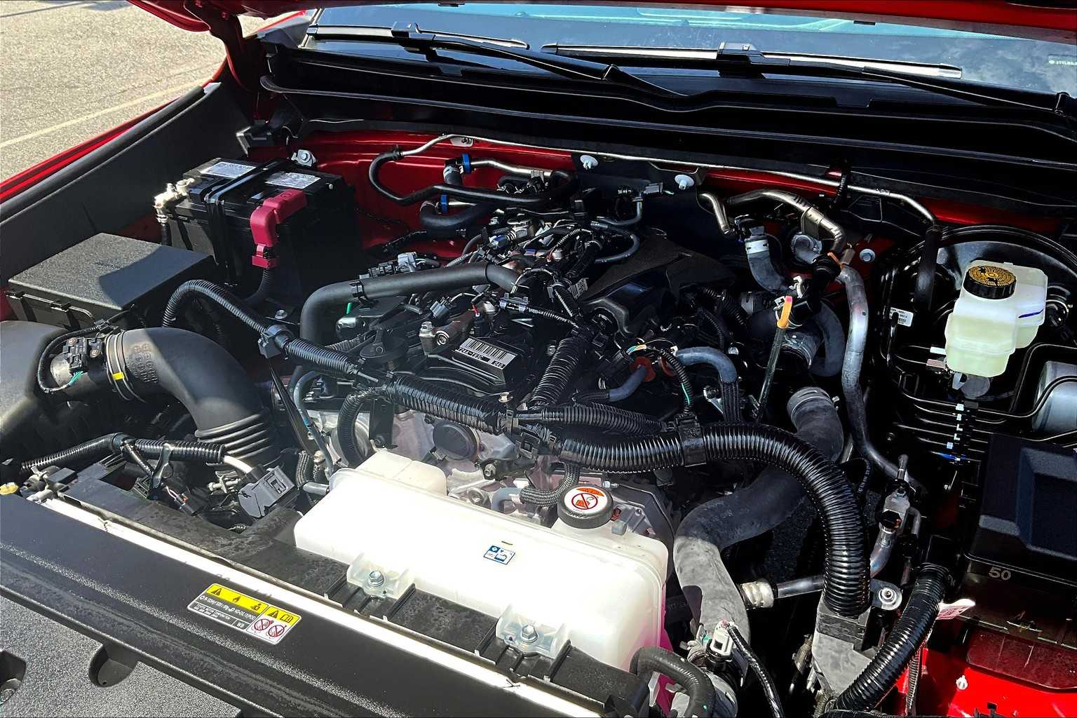 2025 Toyota Tacoma SR5 - Photo 36