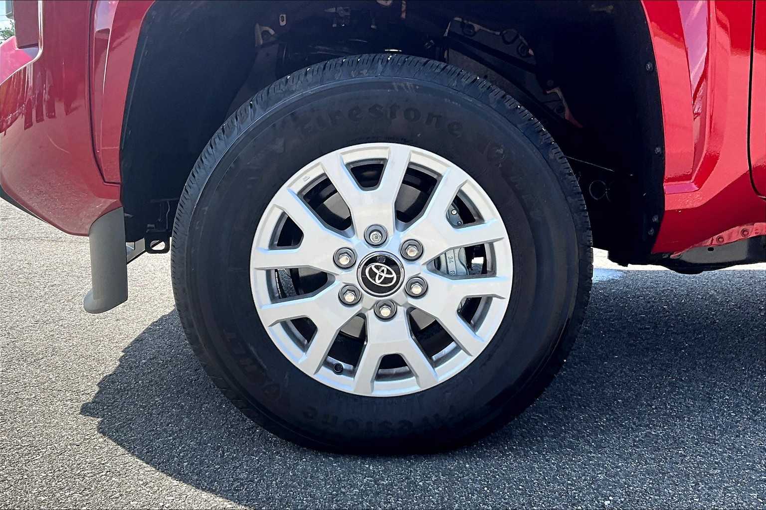 2025 Toyota Tacoma SR5 - Photo 7