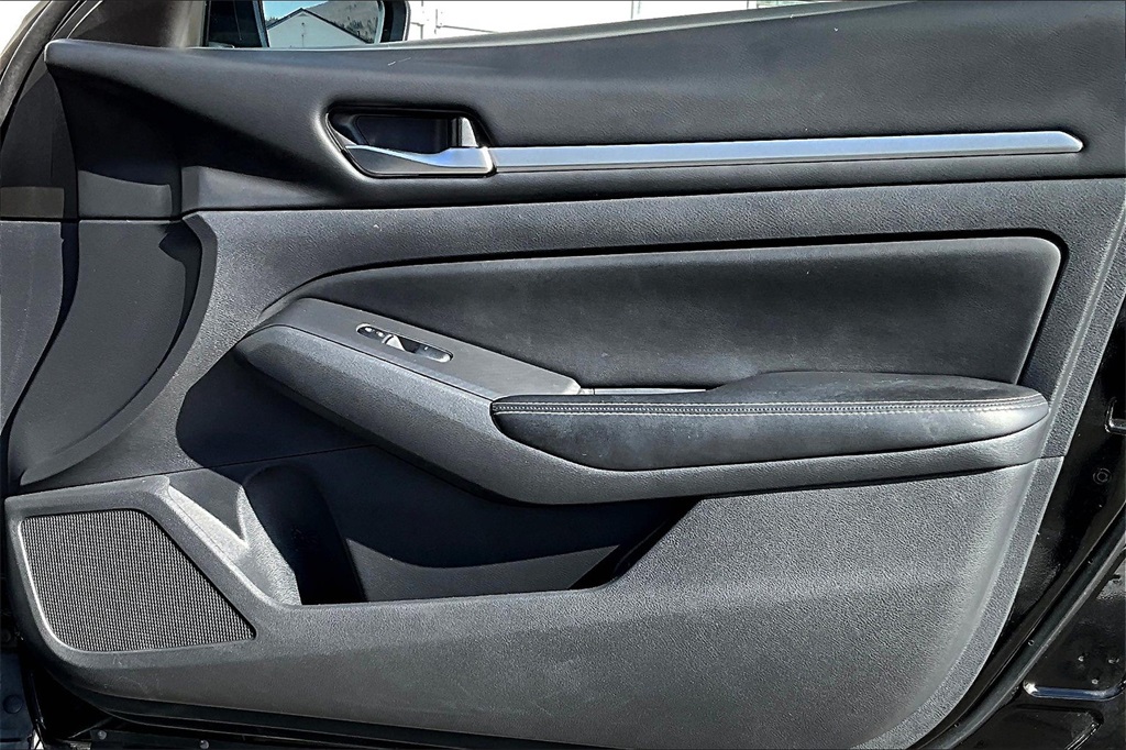 2022 Nissan Altima 2.5 SV - Photo 12
