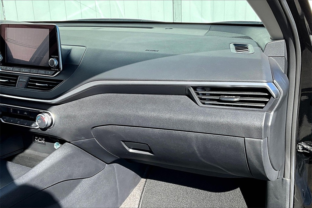 2022 Nissan Altima 2.5 SV - Photo 13