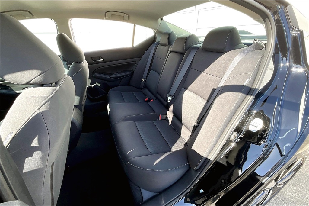 2022 Nissan Altima 2.5 SV - Photo 14