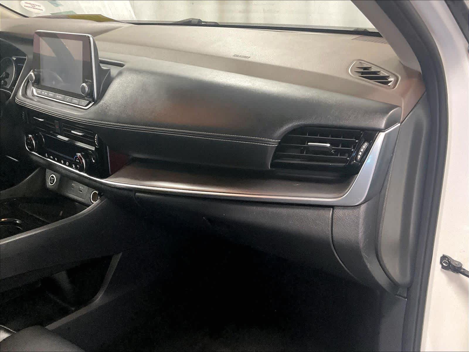 2021 Nissan Rogue SV - Photo 13