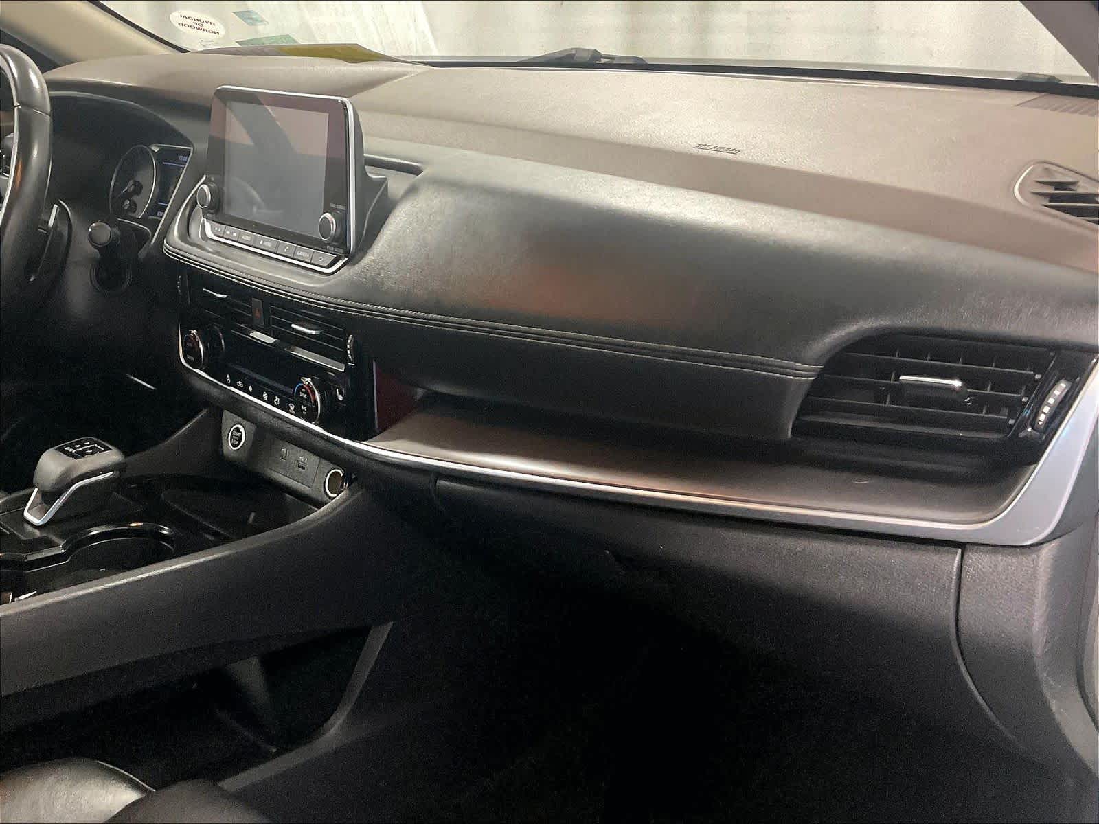 2021 Nissan Rogue SV - Photo 14