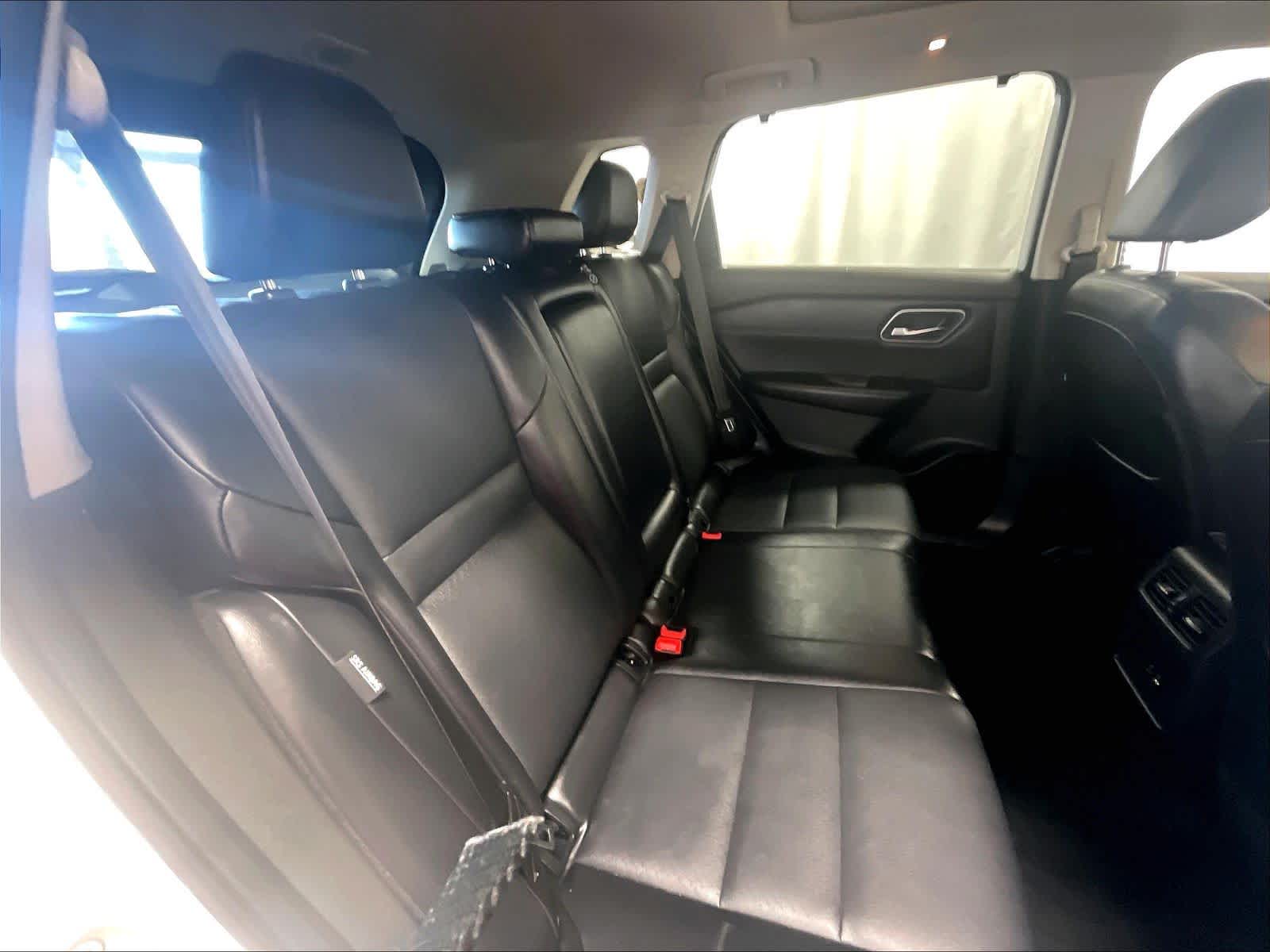 2021 Nissan Rogue SV - Photo 16