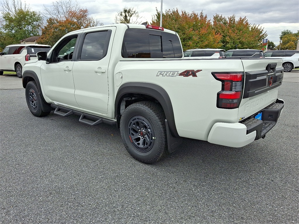 2026 Nissan Frontier PRO-4X - Photo 3