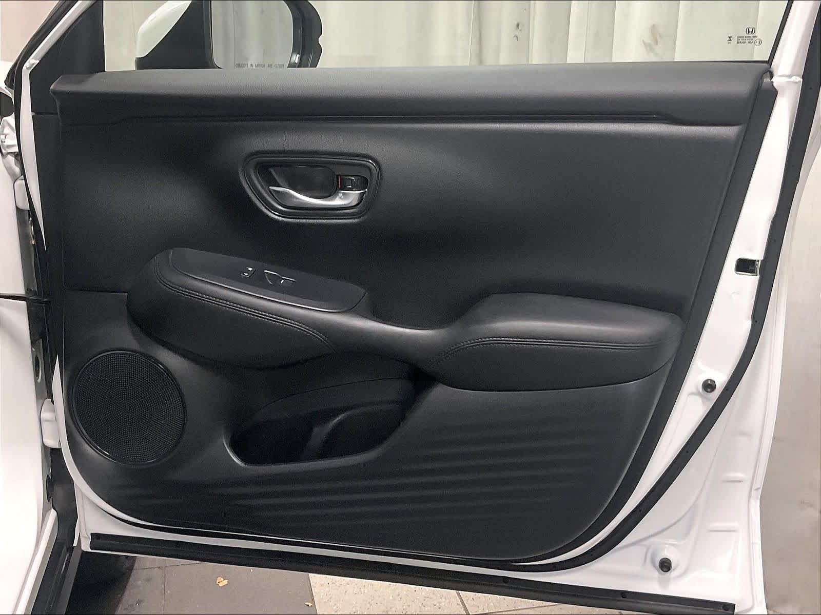 2025 Honda HR-V LX - Photo 12