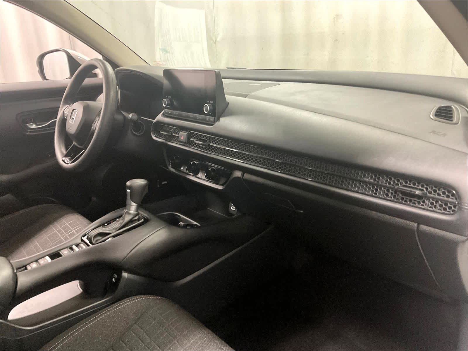 2025 Honda HR-V LX - Photo 14
