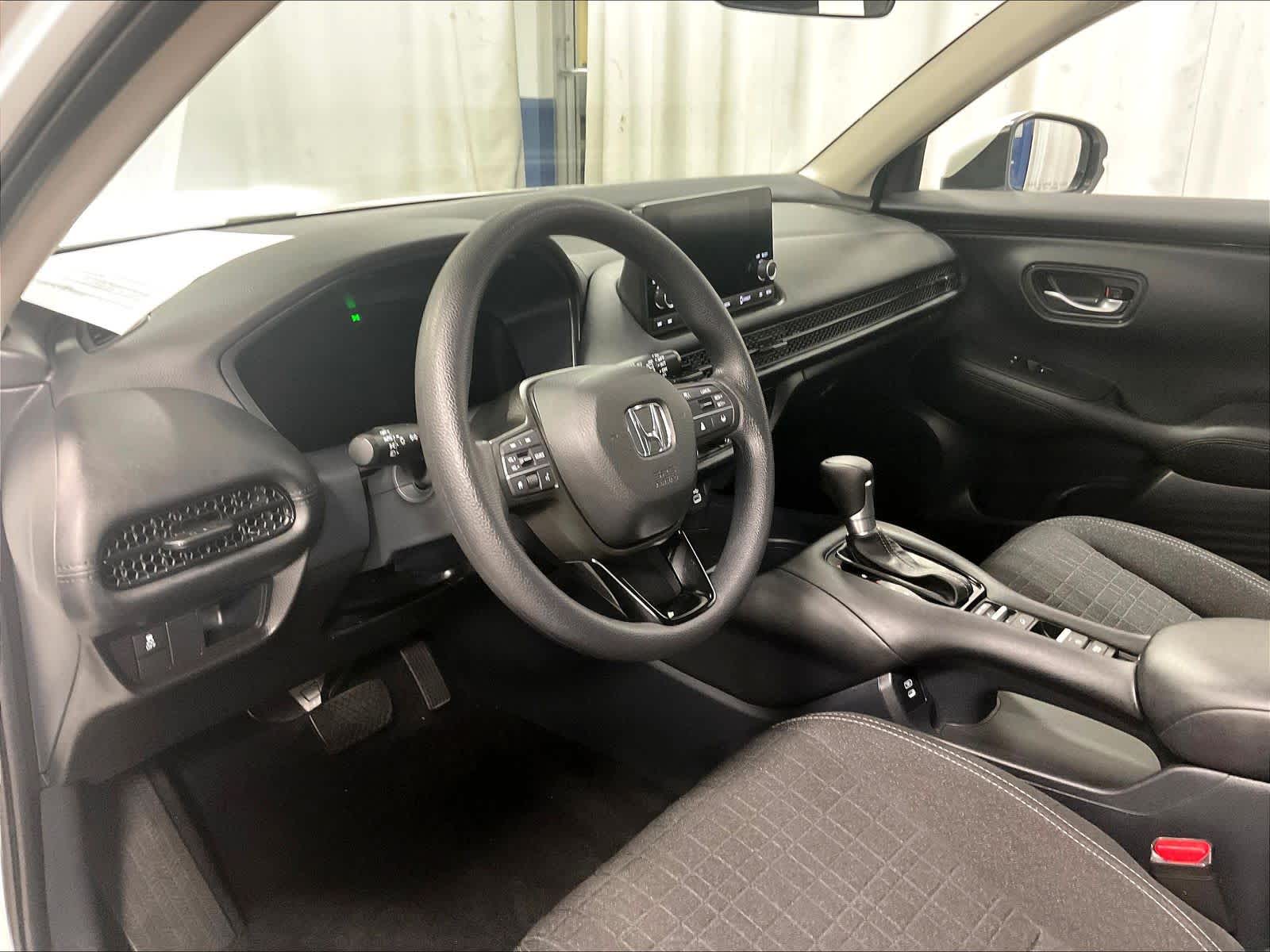 2025 Honda HR-V LX - Photo 8