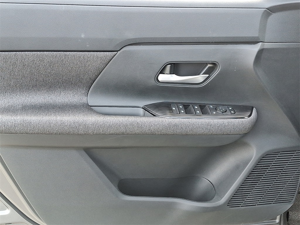 2026 Nissan Kicks SV - Photo 8