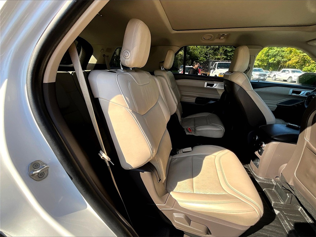 2020 Ford Explorer Platinum - Photo 16