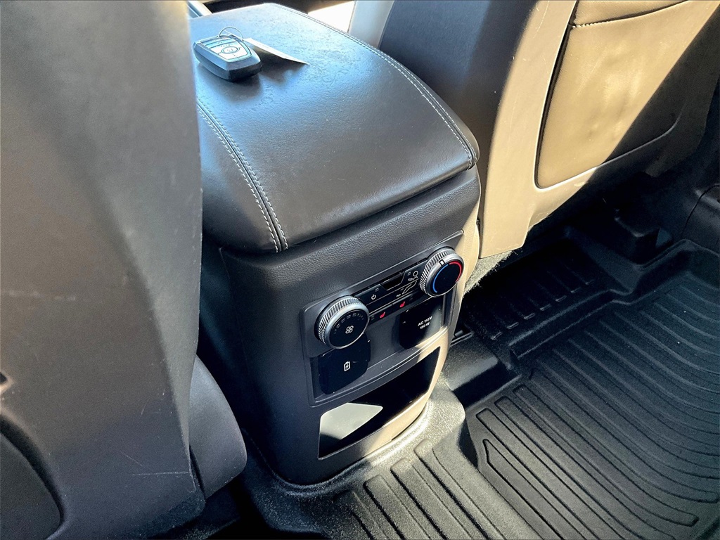 2020 Ford Explorer Platinum - Photo 29