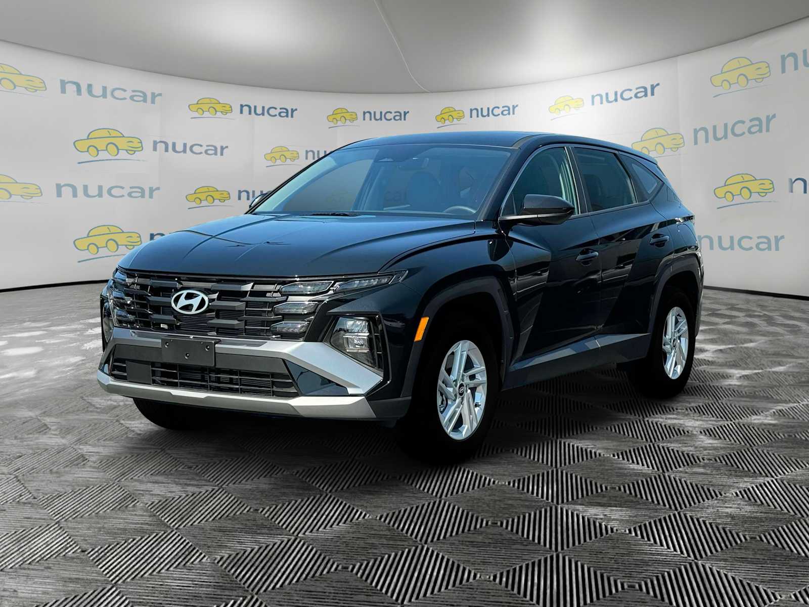 2025 Hyundai Tucson SE - Photo 2