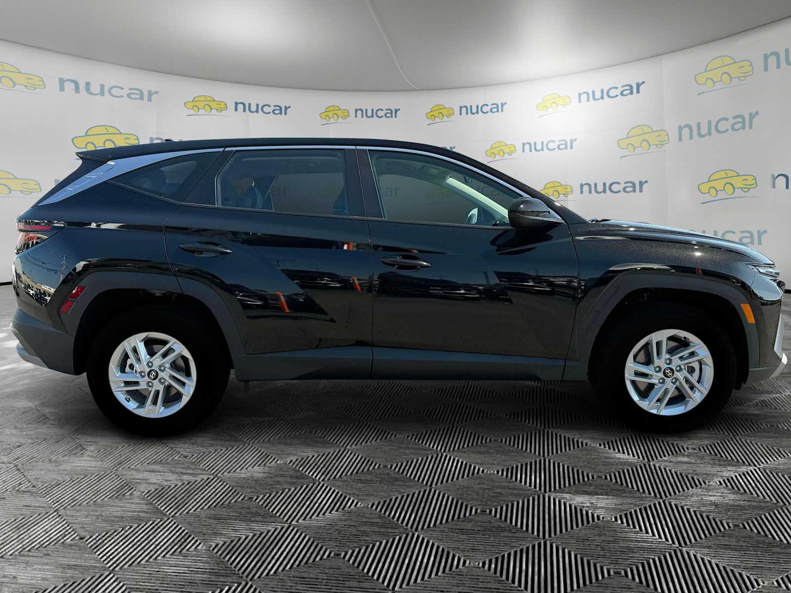 2025 Hyundai Tucson SE - Photo 10