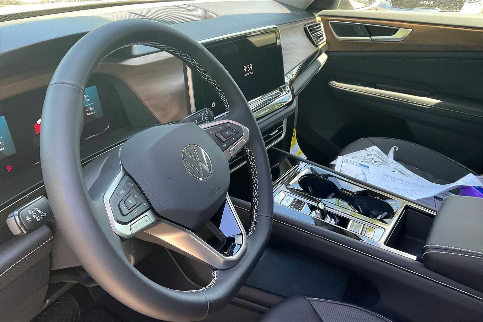2025 Volkswagen Atlas 2.0T SE w/Technology - Photo 9