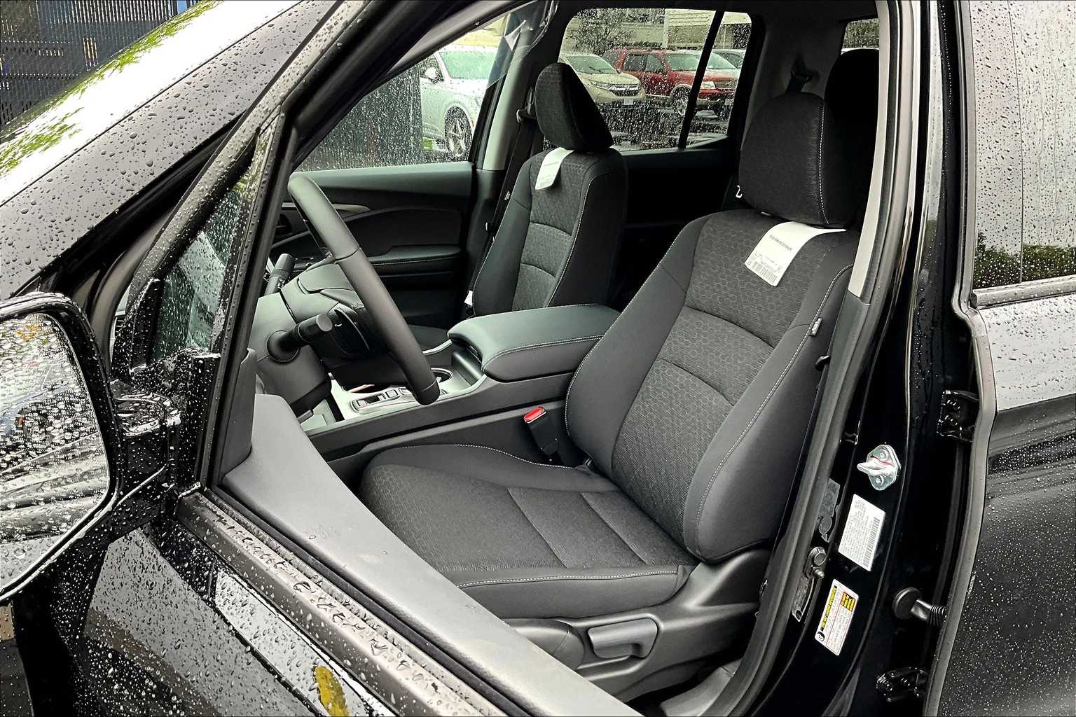 2025 Honda Ridgeline Sport - Photo 11