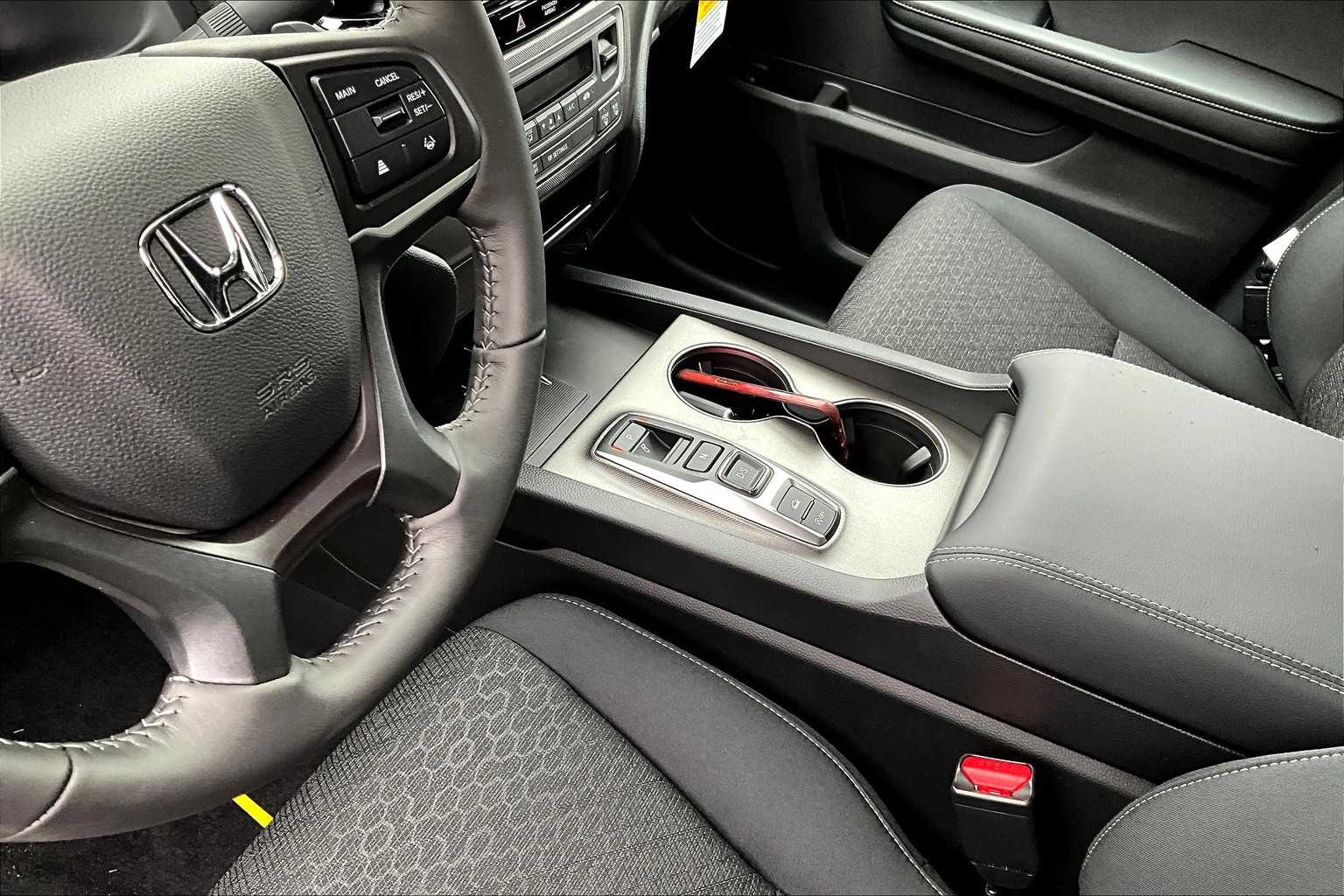 2025 Honda Ridgeline Sport - Photo 14