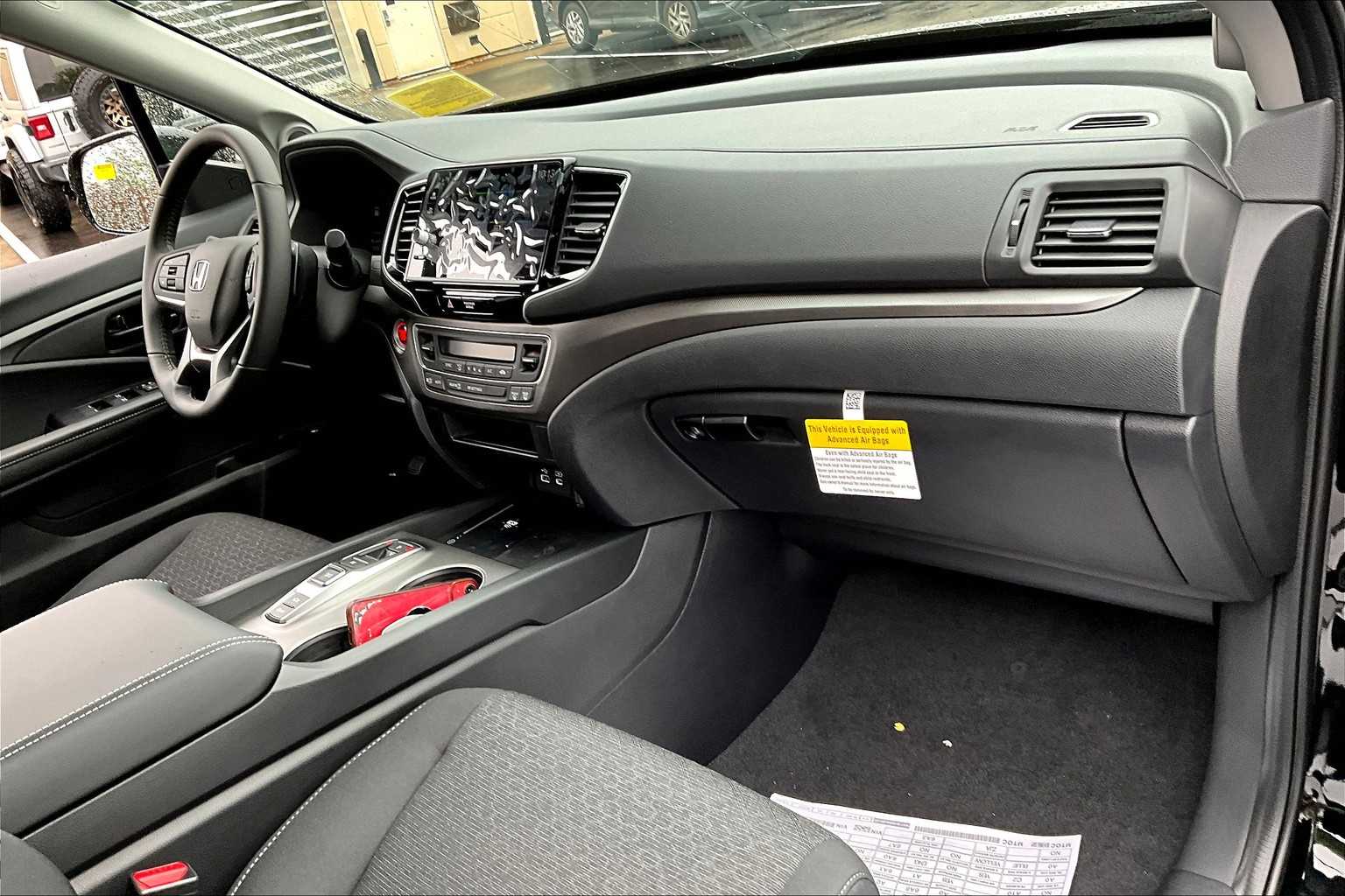 2025 Honda Ridgeline Sport - Photo 10