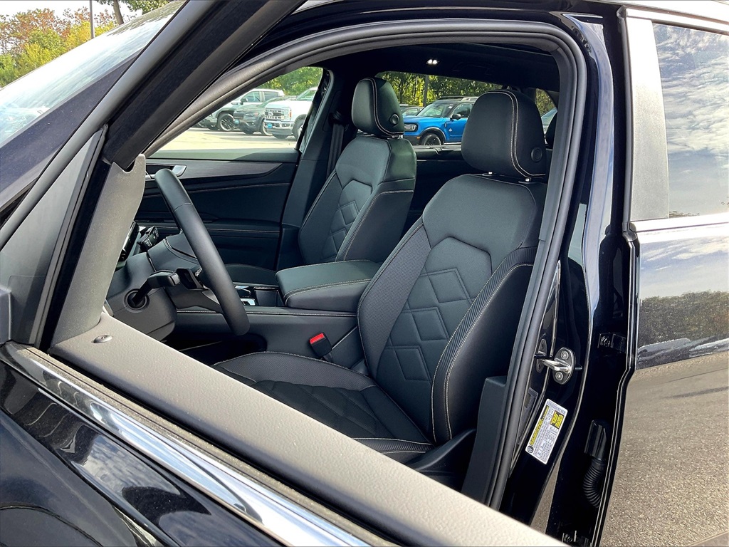 2026 Volkswagen Atlas Cross Sport 2.0T SE w/Technology - Photo 11