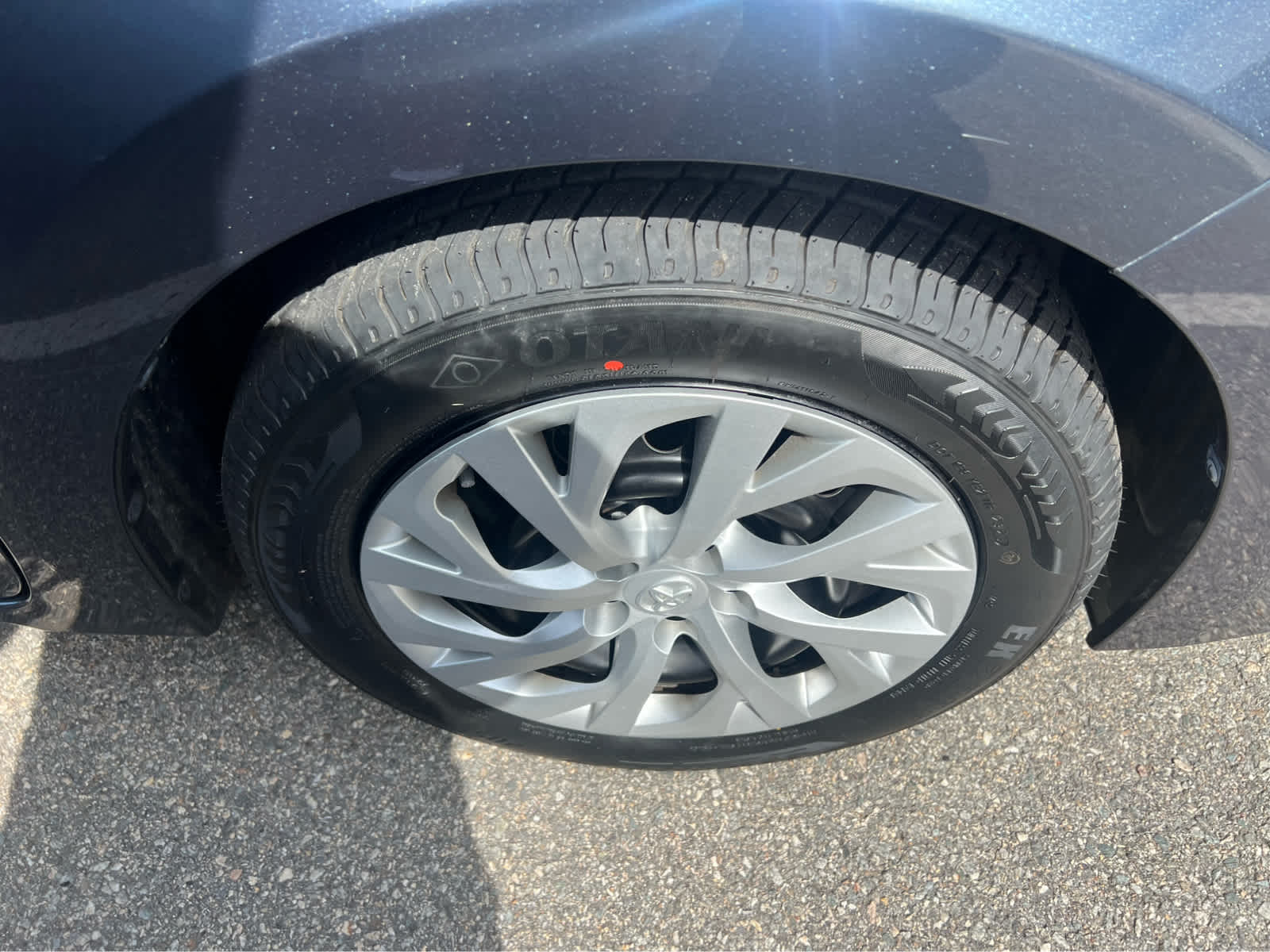 2017 Toyota Corolla LE - Photo 15