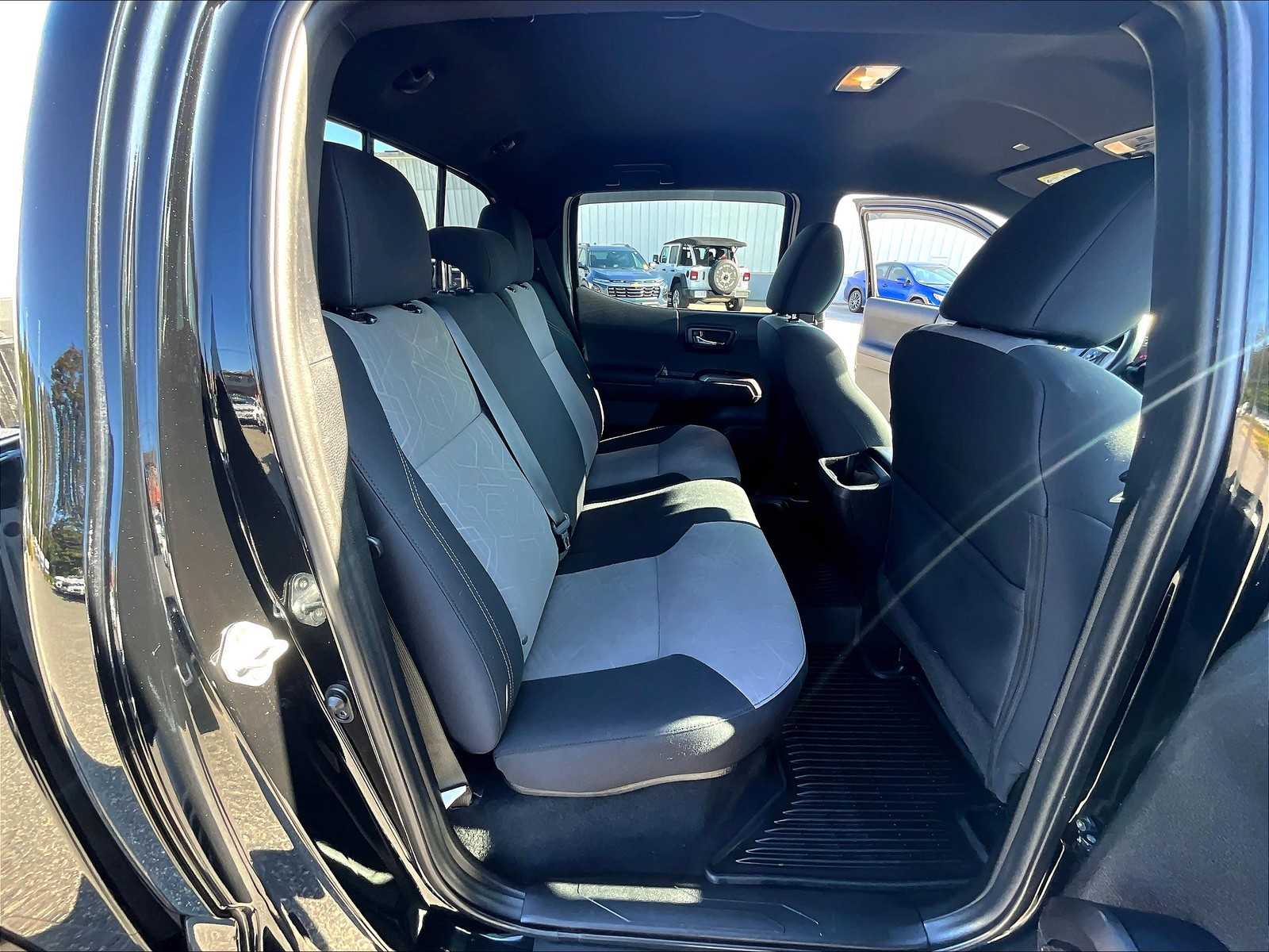 2021 Toyota Tacoma TRD Sport - Photo 16
