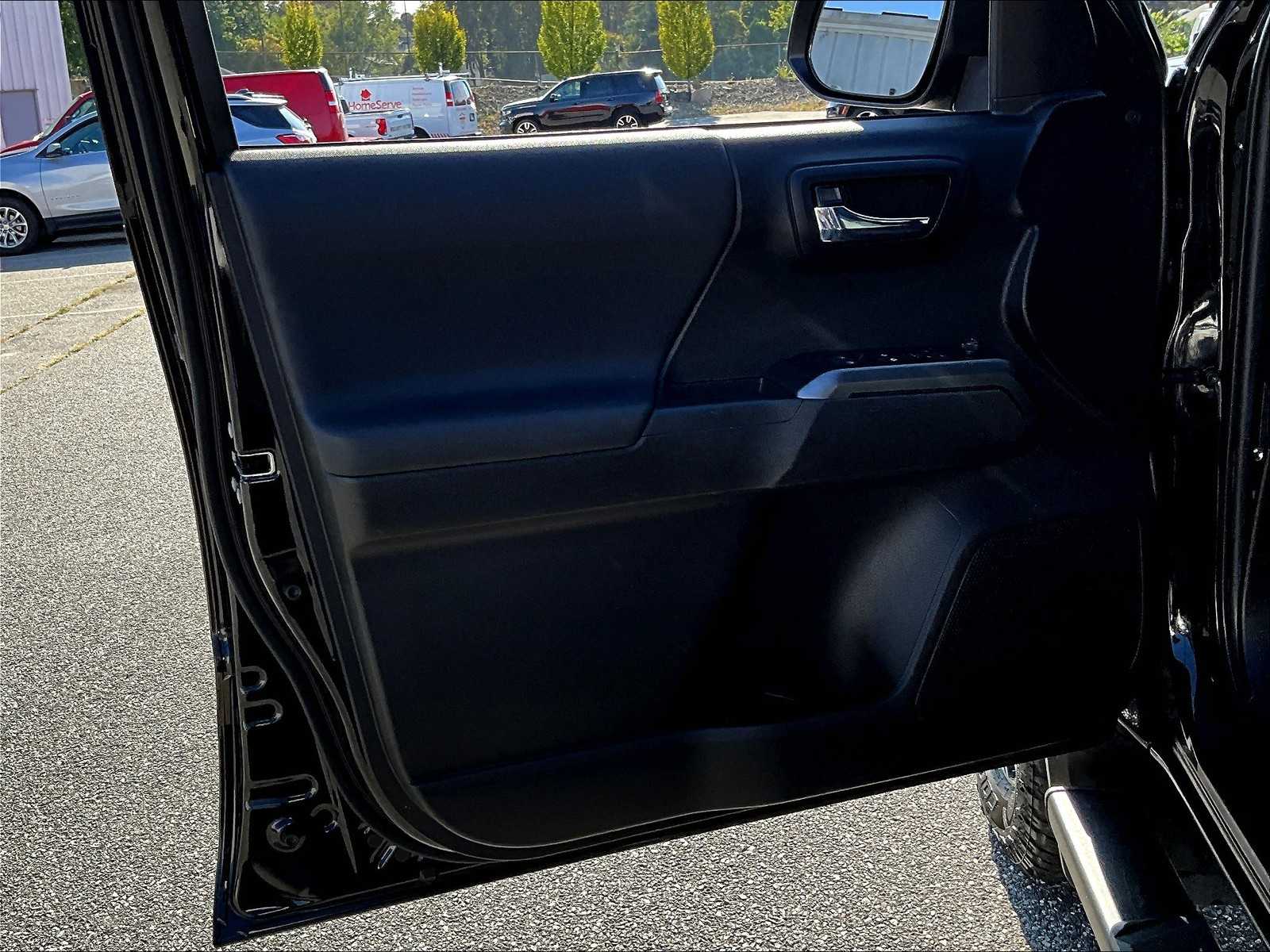 2021 Toyota Tacoma TRD Sport - Photo 9
