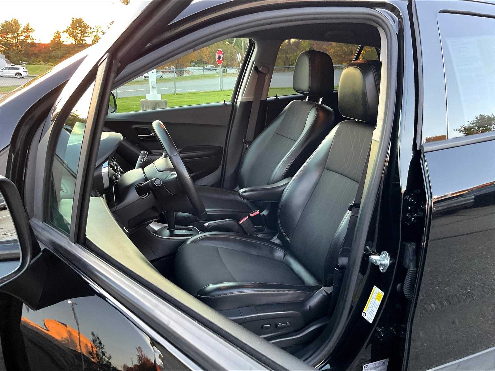 2022 Chevrolet Trax LT - Photo 10