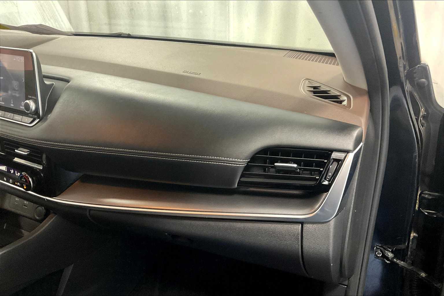 2021 Nissan Rogue SV - Photo 13