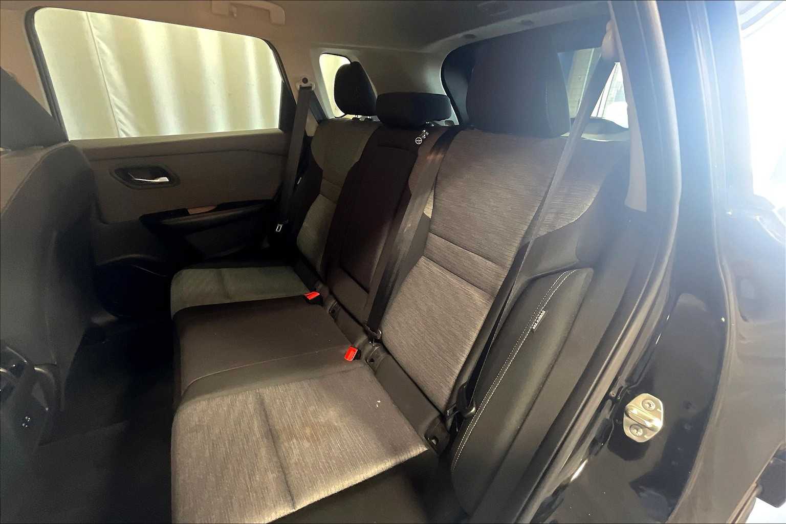 2021 Nissan Rogue SV - Photo 15