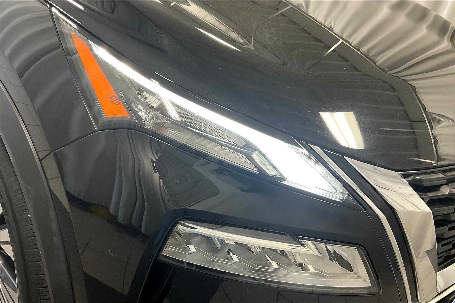 2021 Nissan Rogue SV - Photo 32