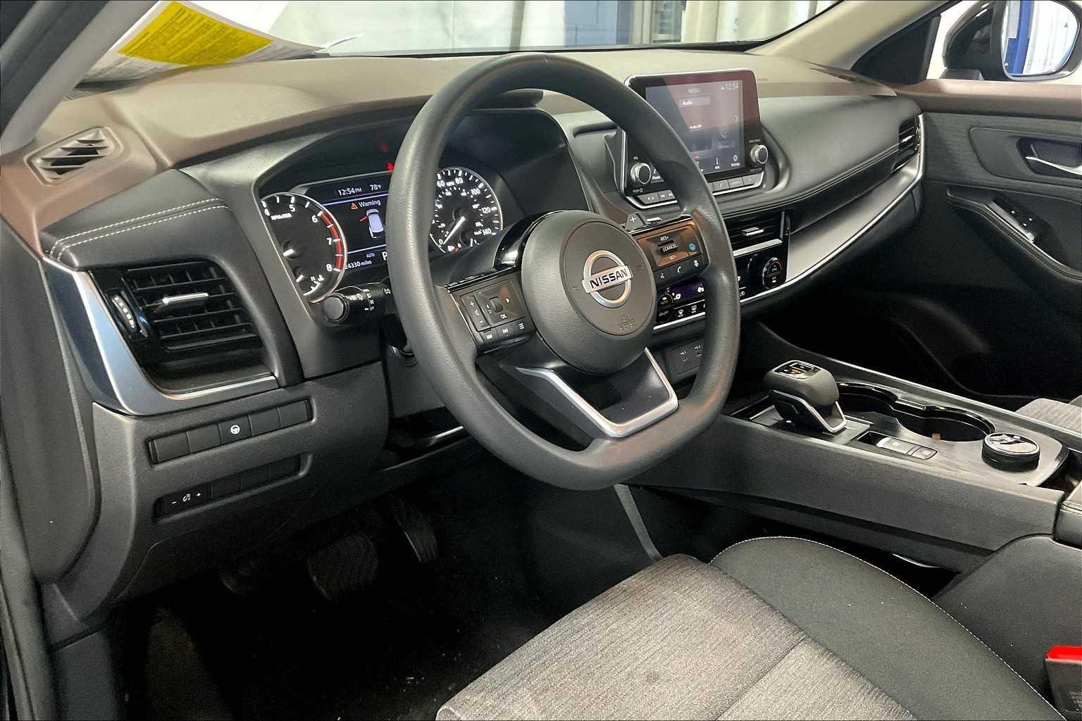 2021 Nissan Rogue SV - Photo 8