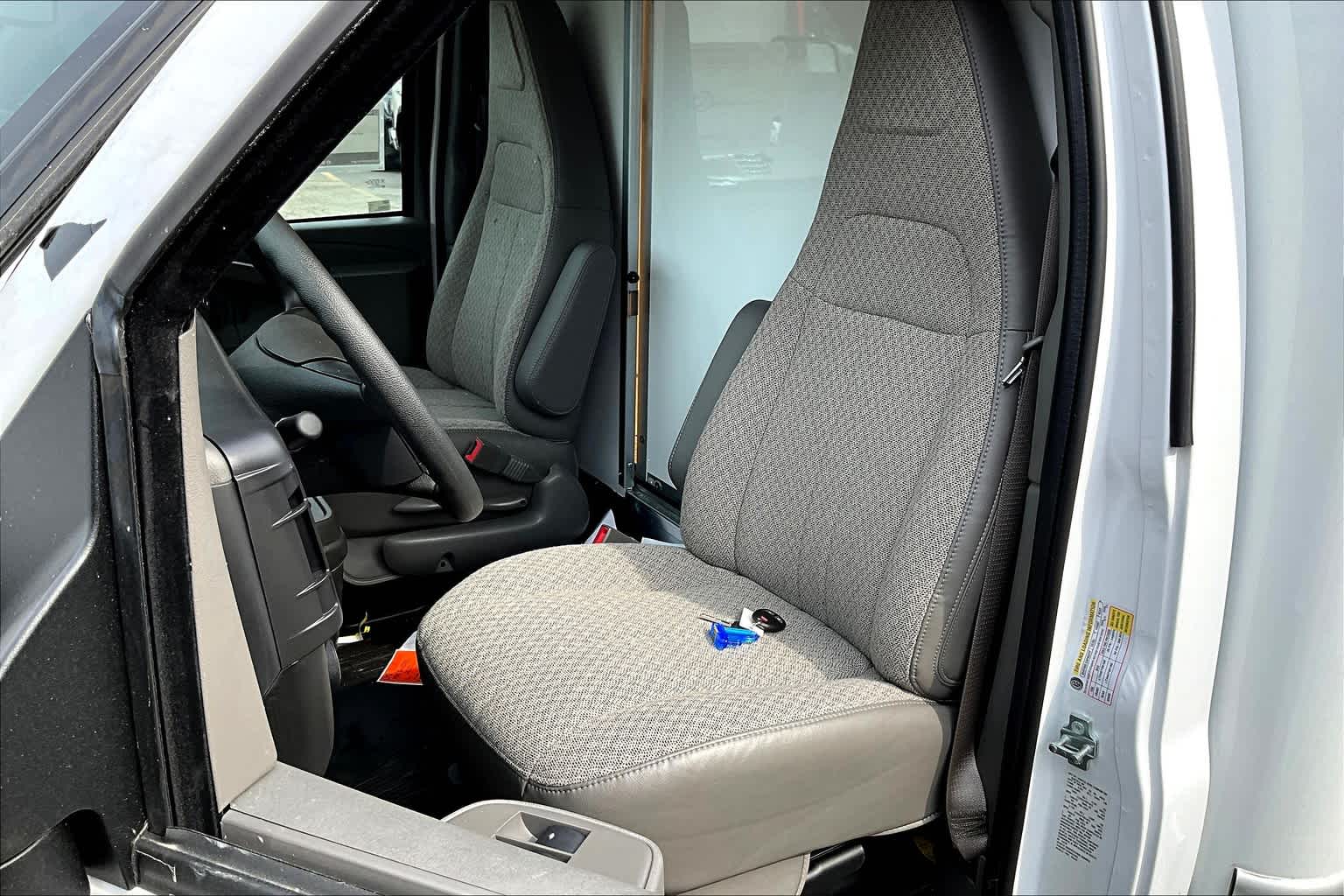 2025 Chevrolet Express  - Photo 11