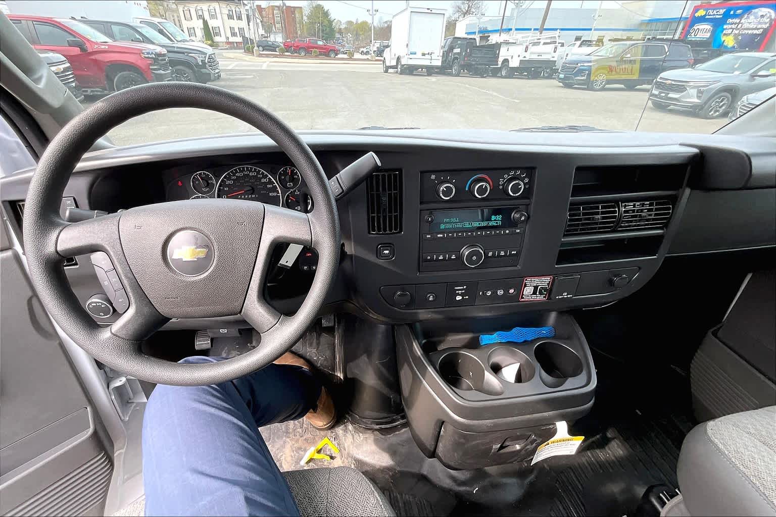 2025 Chevrolet Express  - Photo 12