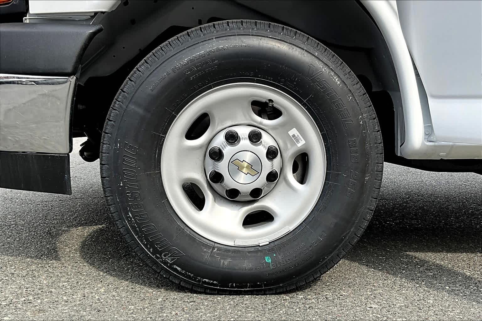 2025 Chevrolet Express  - Photo 8