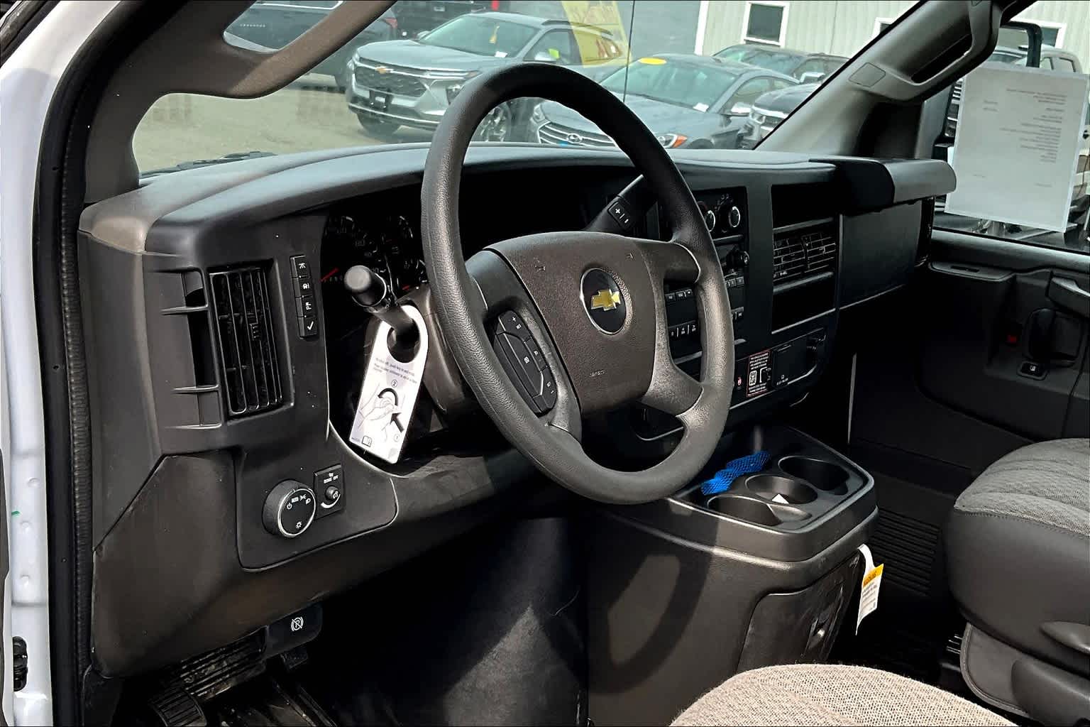 2025 Chevrolet Express  - Photo 9