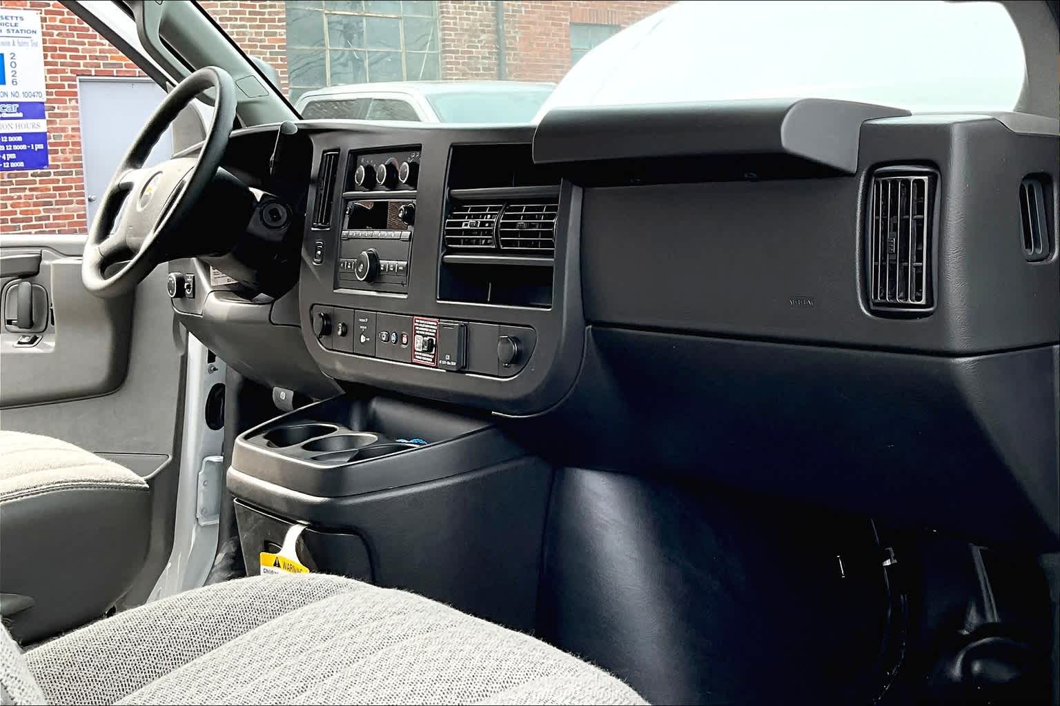 2025 Chevrolet Express  - Photo 10