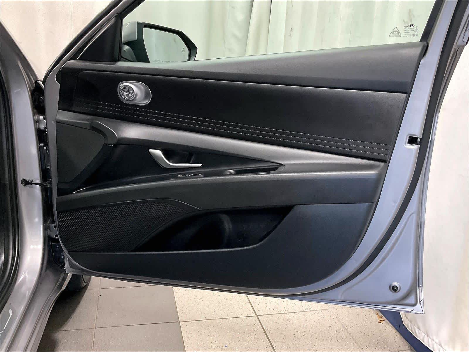 2024 Hyundai Elantra SEL - Photo 12