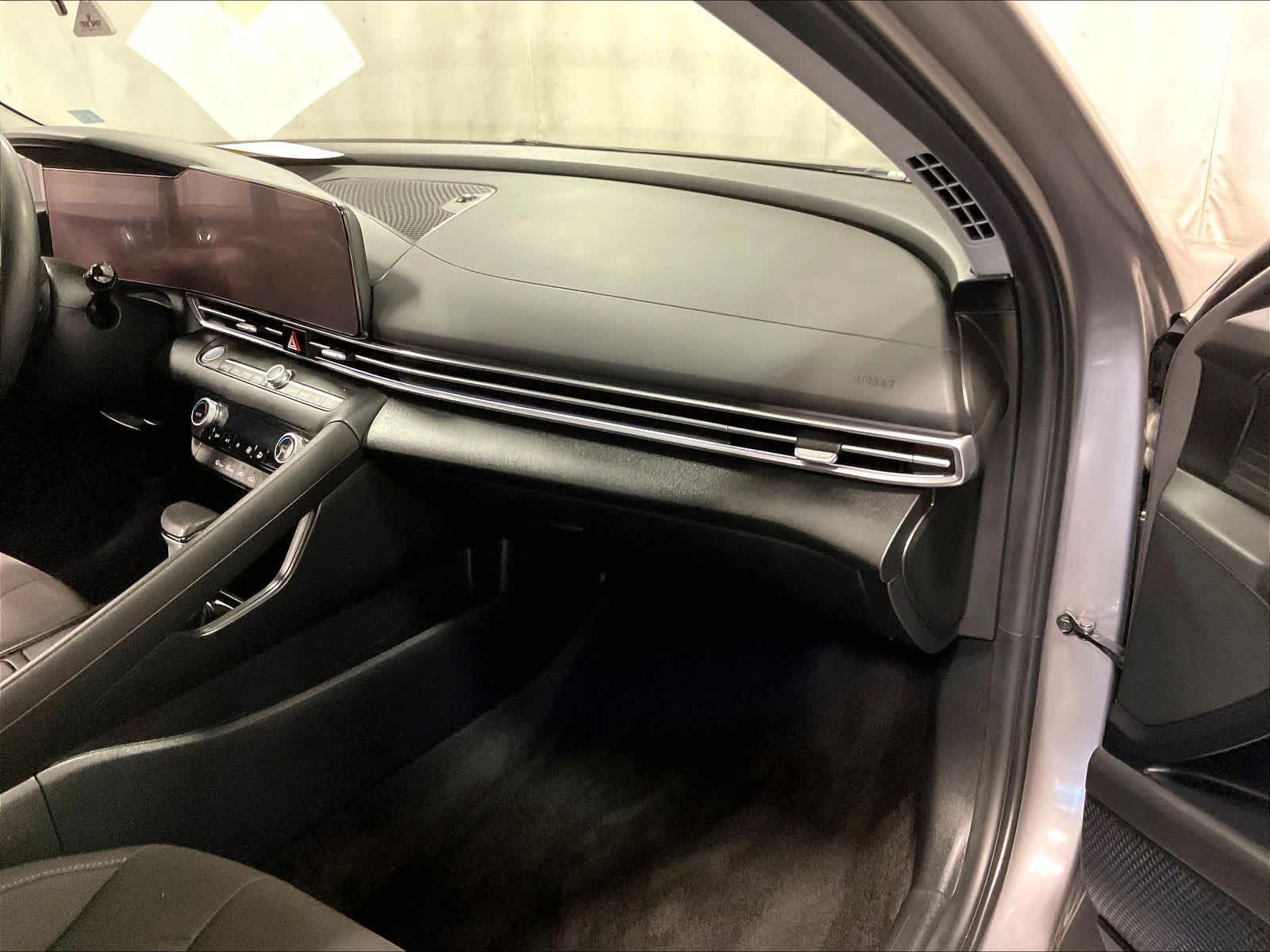 2024 Hyundai Elantra SEL - Photo 13
