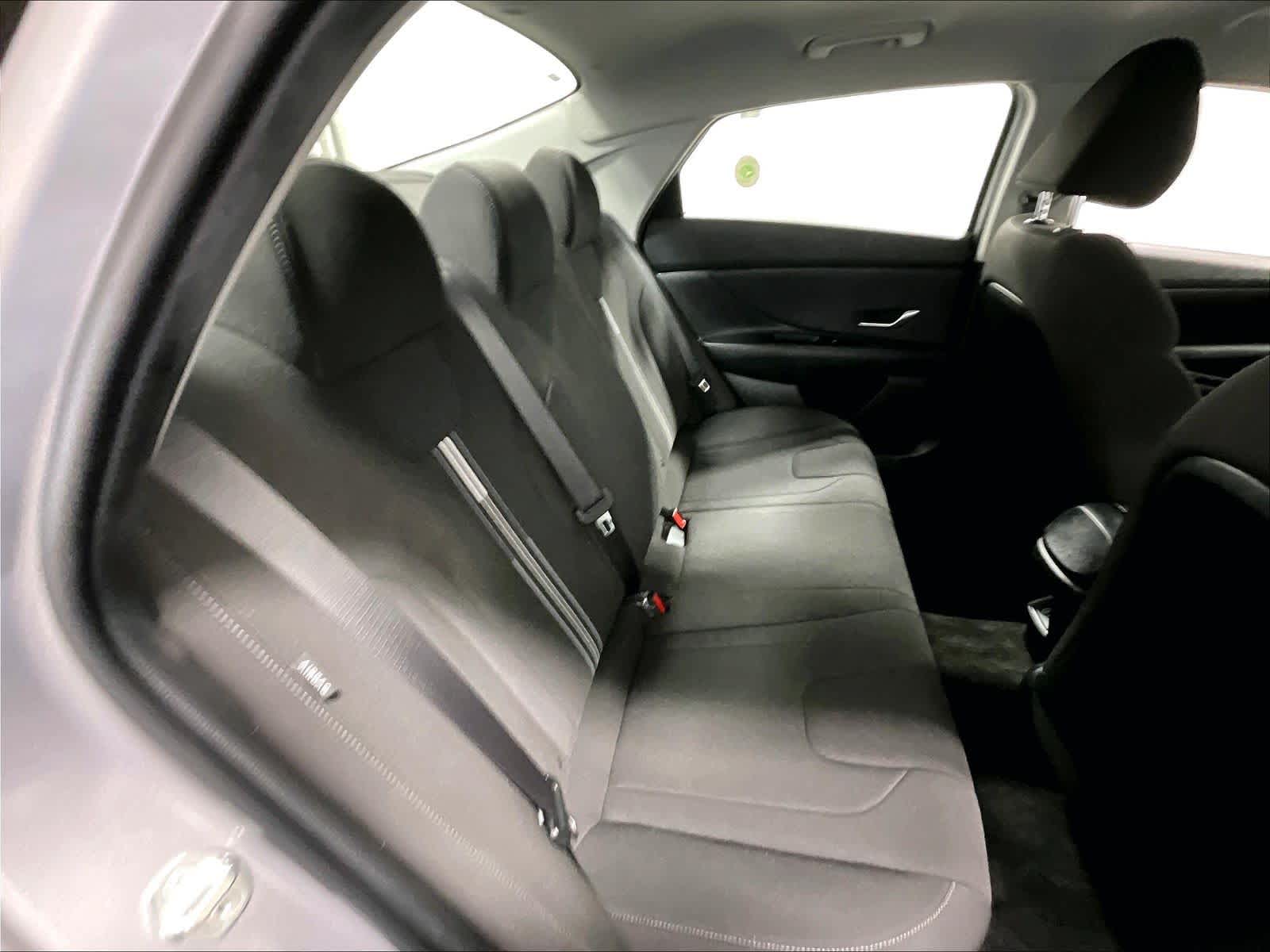 2024 Hyundai Elantra SEL - Photo 16