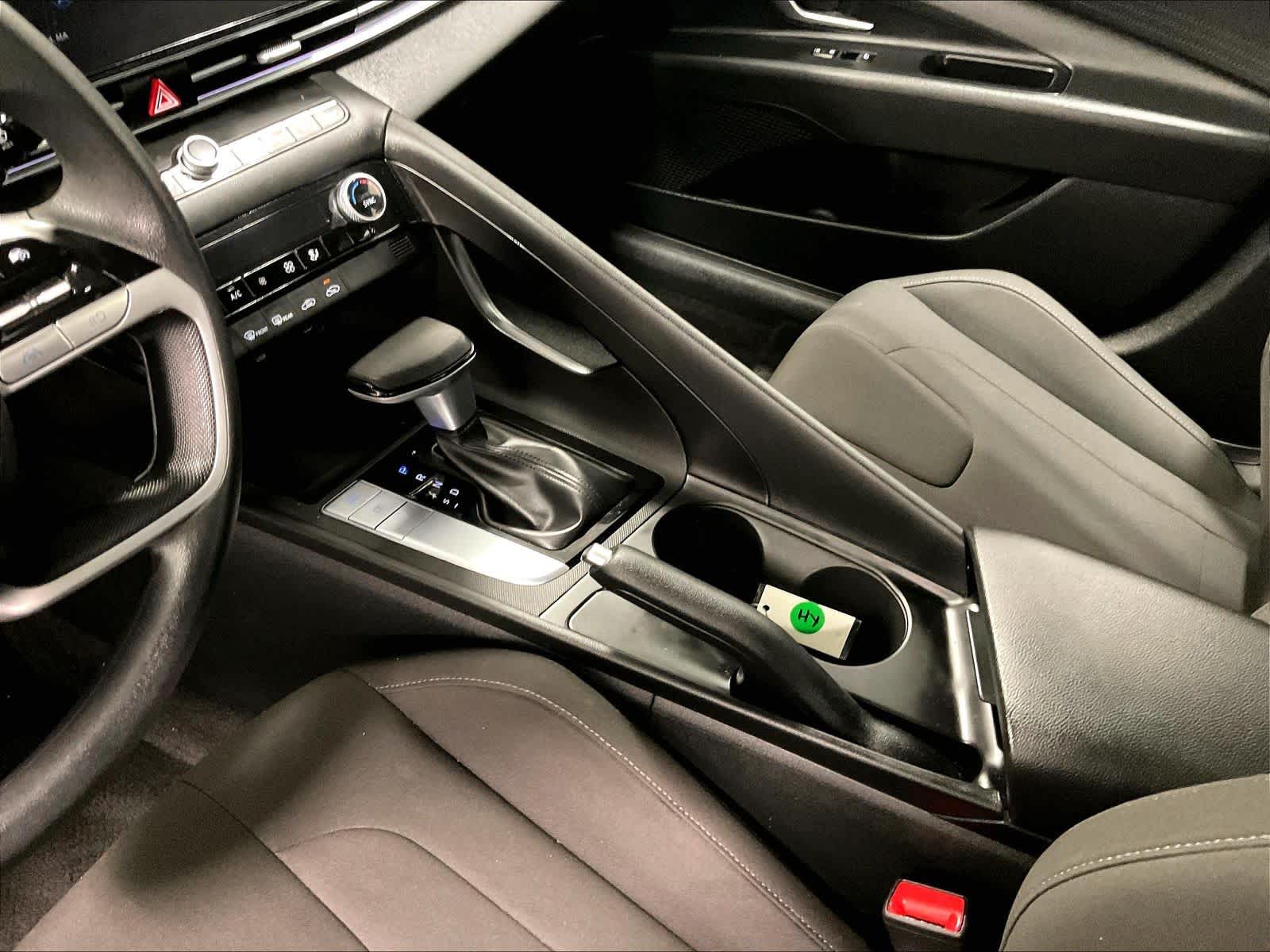 2024 Hyundai Elantra SEL - Photo 20