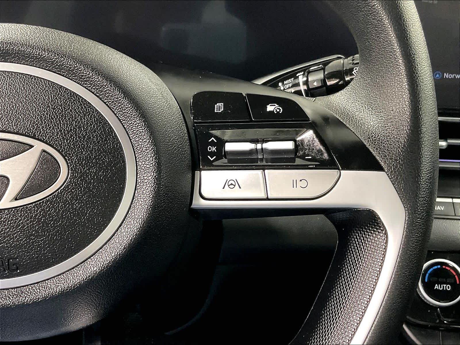 2024 Hyundai Elantra SEL - Photo 23