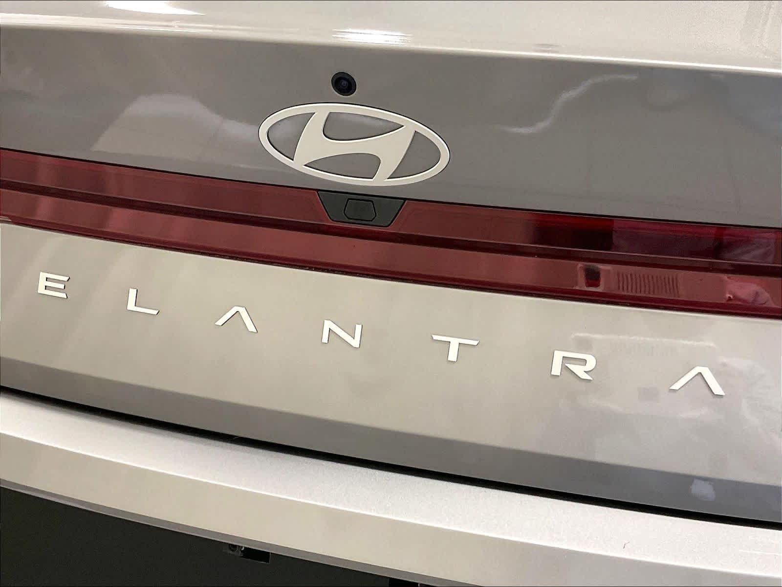 2024 Hyundai Elantra SEL - Photo 28