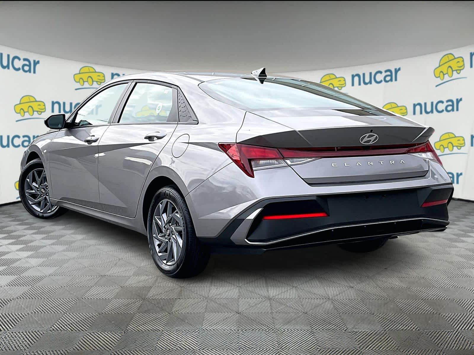 2024 Hyundai Elantra SEL - Photo 4